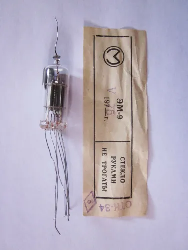 ЭМ-9 радиолампа фото 2 ЭМ-9 радиолампа фото 2