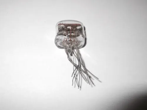 ИВ-20 люминесцентный вакуумный индикатор фото 2